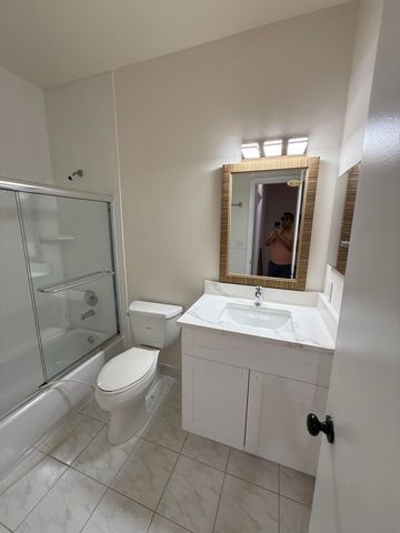 4538 NW 90th Avenue, Sunrise, FL 33351