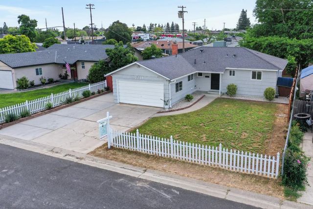 2708 Barbera Way, Rancho Cordova, CA 95670