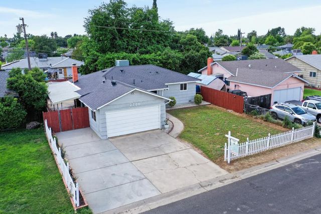 2708 Barbera Way, Rancho Cordova, CA 95670