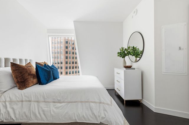 150 Seaport Blvd 8G, Boston, MA 02210