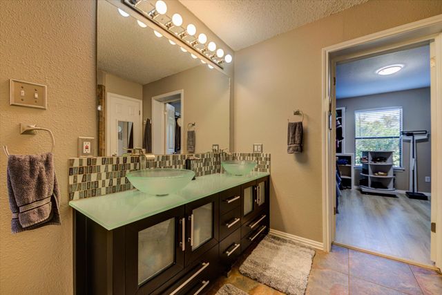 200 Harbor Cir CIR, Georgetown, TX 78633