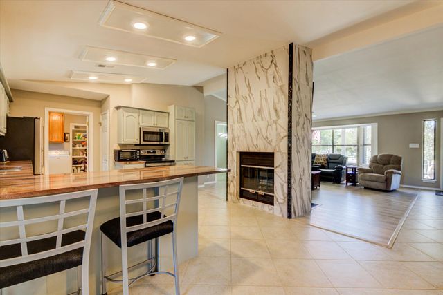 200 Harbor Cir CIR, Georgetown, TX 78633