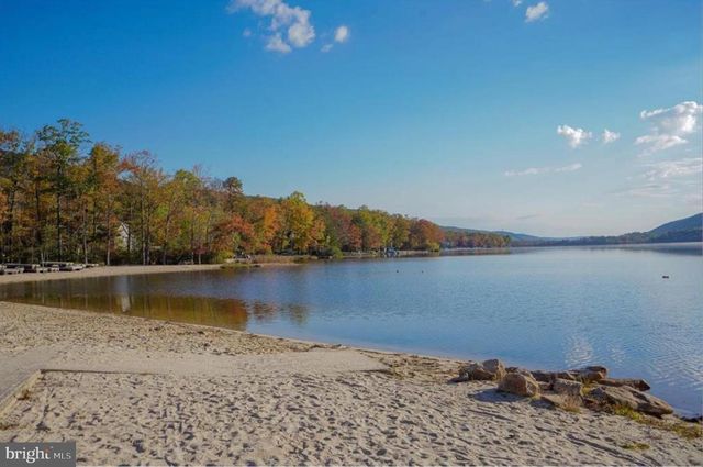 29 GREAT OAKS DR, Nesquehoning, PA 18240