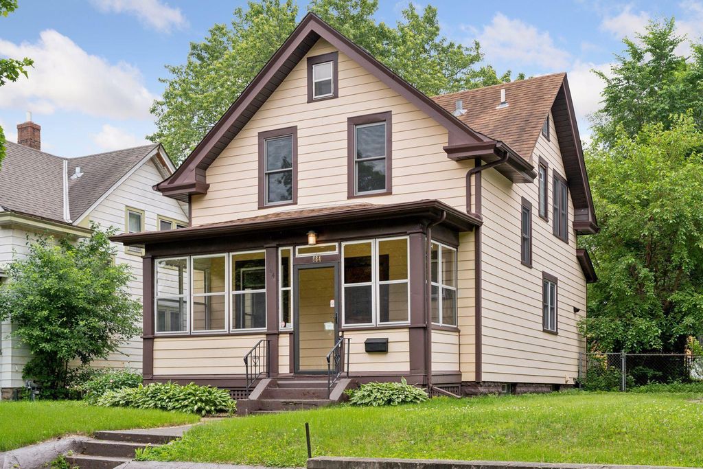 884 Thomas Avenue, Saint Paul, MN 55104
