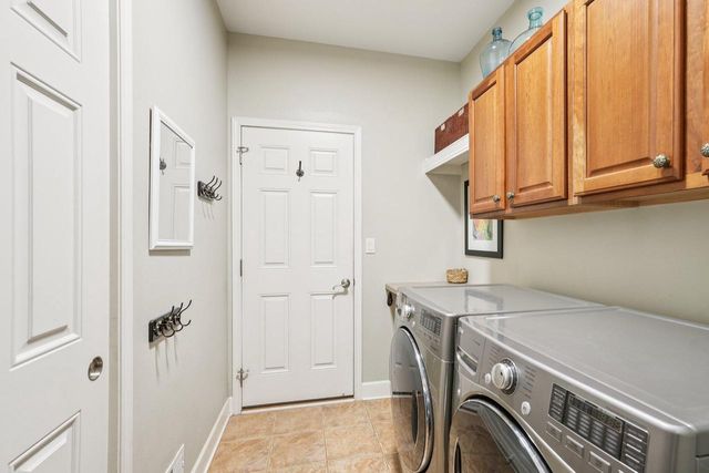 W244N5731 Falcon DRIVE, Sussex, WI 53089