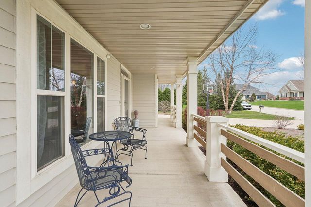 W244N5731 Falcon DRIVE, Sussex, WI 53089
