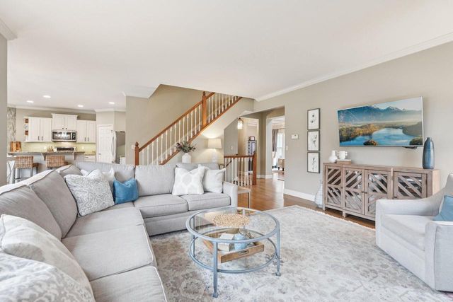 W244N5731 Falcon DRIVE, Sussex, WI 53089