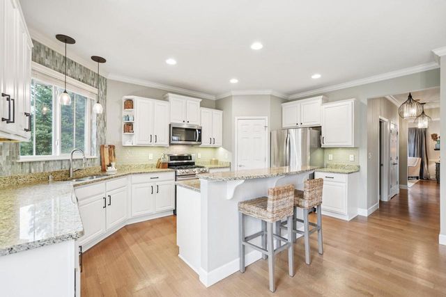W244N5731 Falcon DRIVE, Sussex, WI 53089
