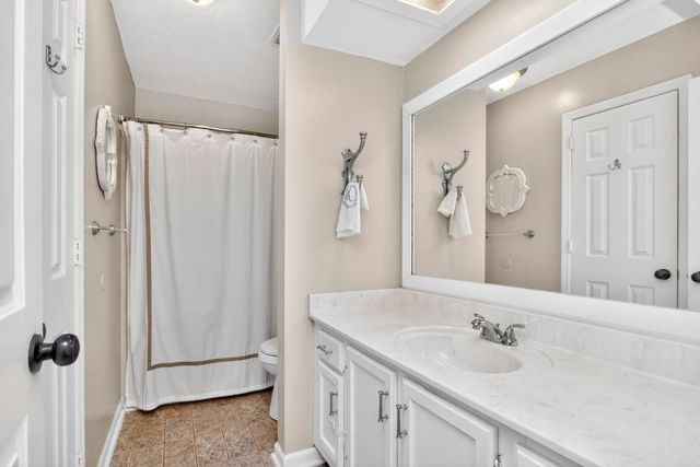 400 Deerpoint Cir Unit 400, Hendersonville, TN 37075