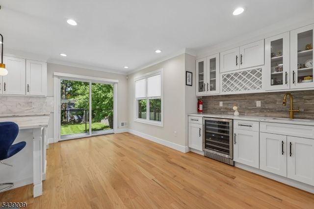 676 Ridgewood Rd, Oradell Boro, NJ 07649