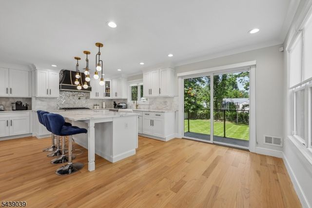 676 Ridgewood Rd, Oradell Boro, NJ 07649