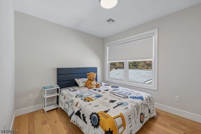 676 Ridgewood Rd, Oradell Boro, NJ 07649