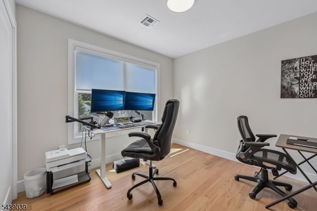 676 Ridgewood Rd, Oradell Boro, NJ 07649