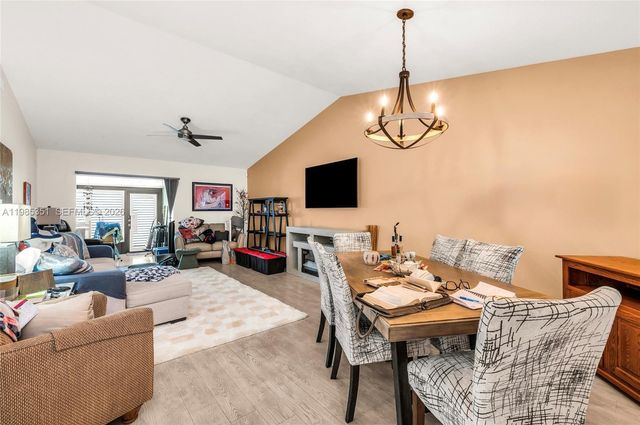 2640 W Gately Dr W 1102, West Palm Beach, FL 33415