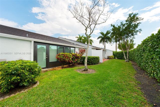 2640 W Gately Dr W 1102, West Palm Beach, FL 33415