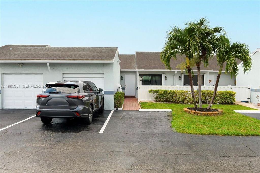 2640 W Gately Dr W 1102, West Palm Beach, FL 33415