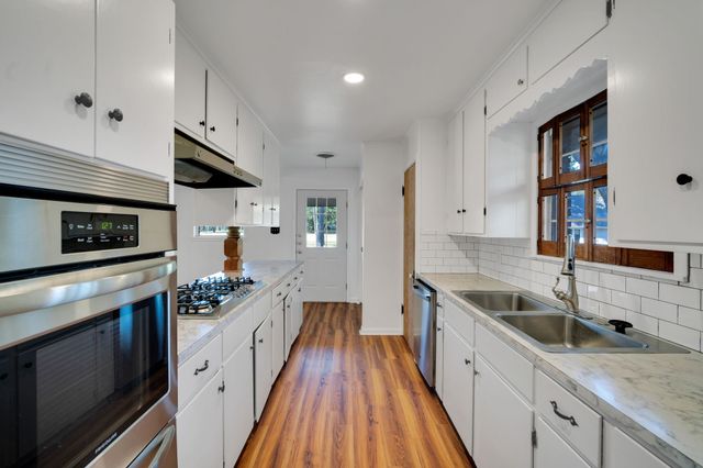 1122 W Main Street, Waxahachie, TX 75165