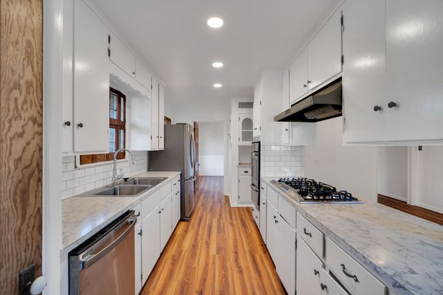 1122 W Main Street, Waxahachie, TX 75165