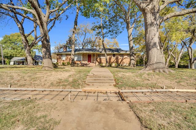 1122 W Main Street, Waxahachie, TX 75165