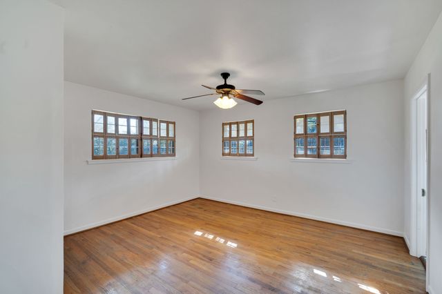 1122 W Main Street, Waxahachie, TX 75165