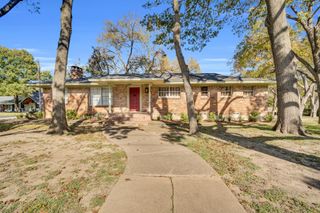 1122 W Main Street, Waxahachie, TX 75165