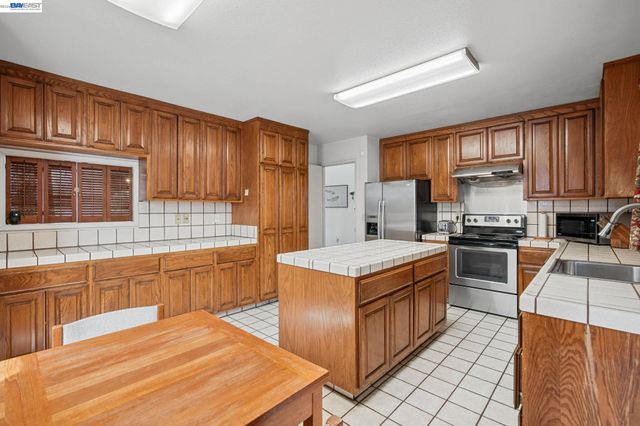1520 Grand, Piedmont, CA 94611