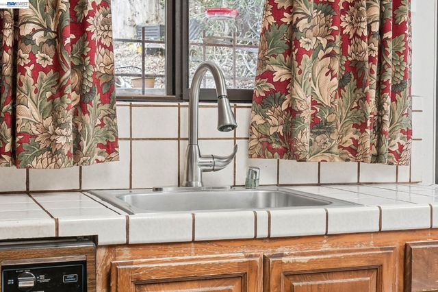 1520 Grand, Piedmont, CA 94611