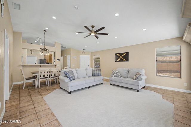 6436 W SADDLEHORN Road, Phoenix, AZ 85083