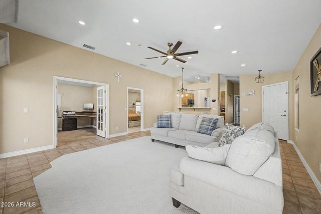 6436 W SADDLEHORN Road, Phoenix, AZ 85083