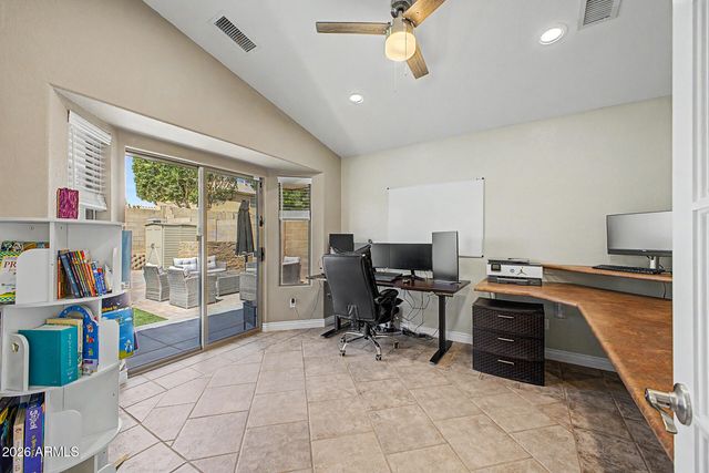 6436 W SADDLEHORN Road, Phoenix, AZ 85083