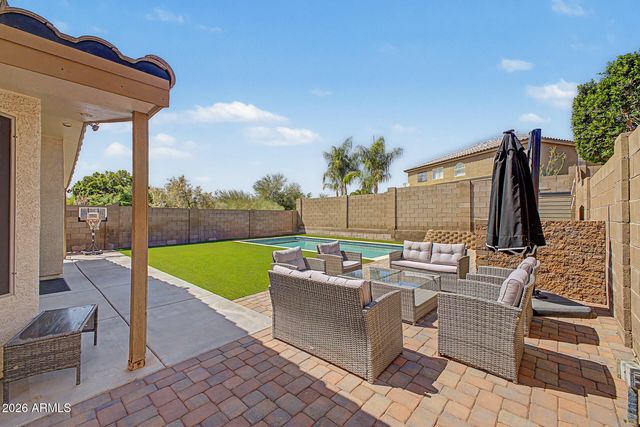 6436 W SADDLEHORN Road, Phoenix, AZ 85083