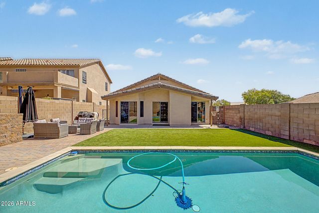 6436 W SADDLEHORN Road, Phoenix, AZ 85083