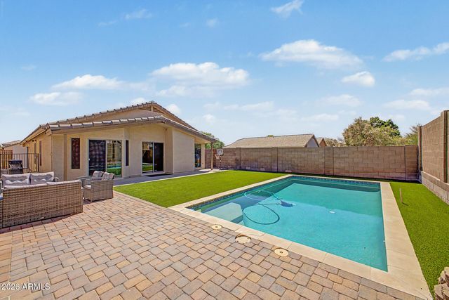 6436 W SADDLEHORN Road, Phoenix, AZ 85083