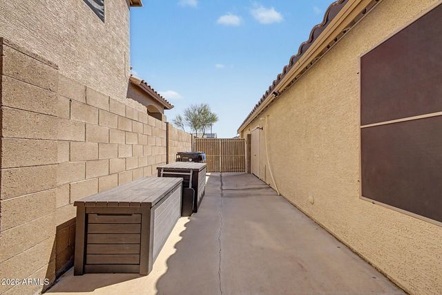 6436 W SADDLEHORN Road, Phoenix, AZ 85083