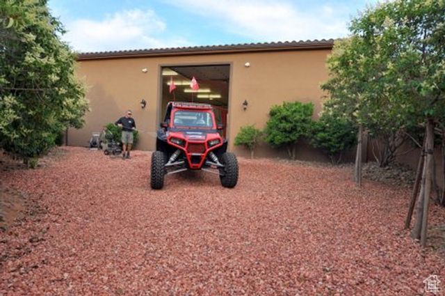 2238 S REDSTONE RD, Hurricane, UT 84737