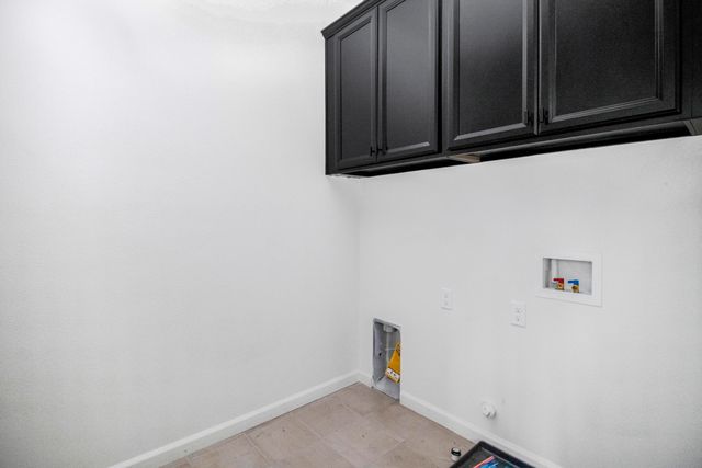 2230 S Velie Street, Visalia, CA 93292