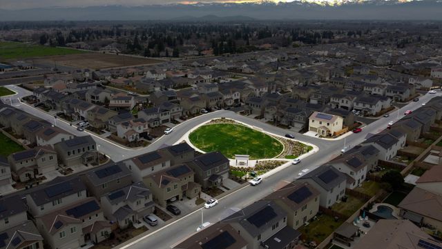 2230 S Velie Street, Visalia, CA 93292