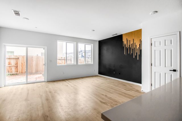 2230 S Velie Street, Visalia, CA 93292