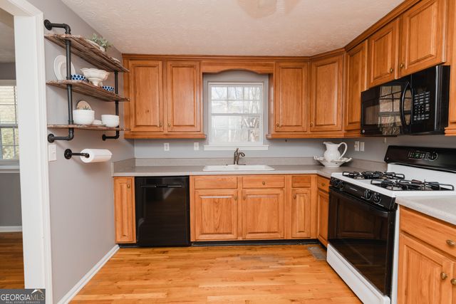 4906 S Bent Pine Court, Douglasville, GA 30135