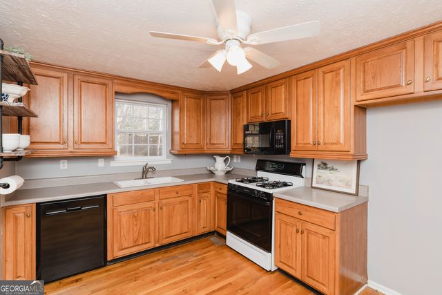 4906 S Bent Pine Court, Douglasville, GA 30135