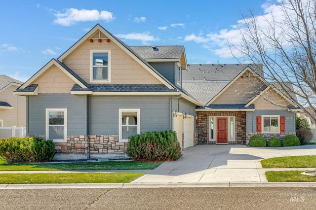 201 E Mikyl Ridge Loop, Nampa, ID 83686