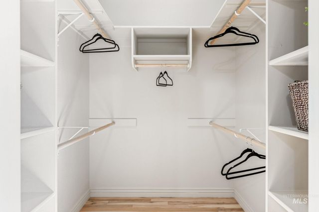 201 E Mikyl Ridge Loop, Nampa, ID 83686