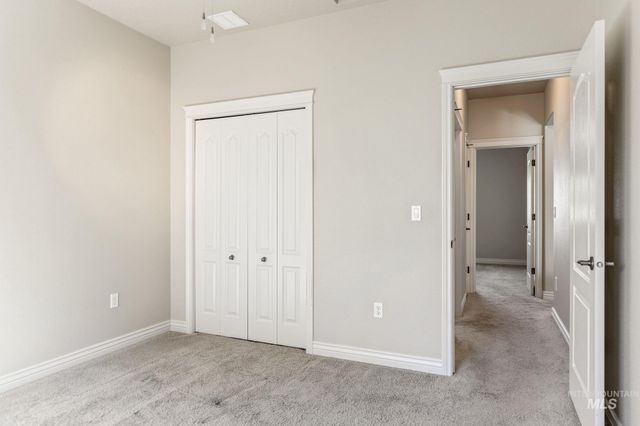 201 E Mikyl Ridge Loop, Nampa, ID 83686