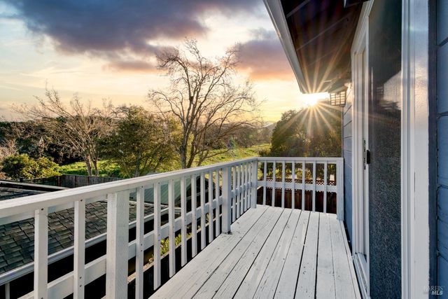 1534 Buchanan St, Novato, CA 94947