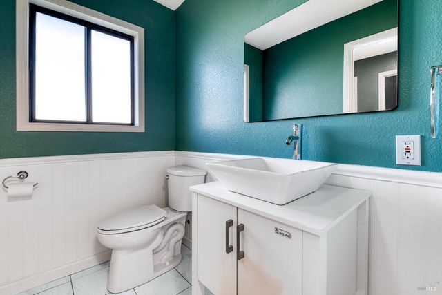 1534 Buchanan St, Novato, CA 94947