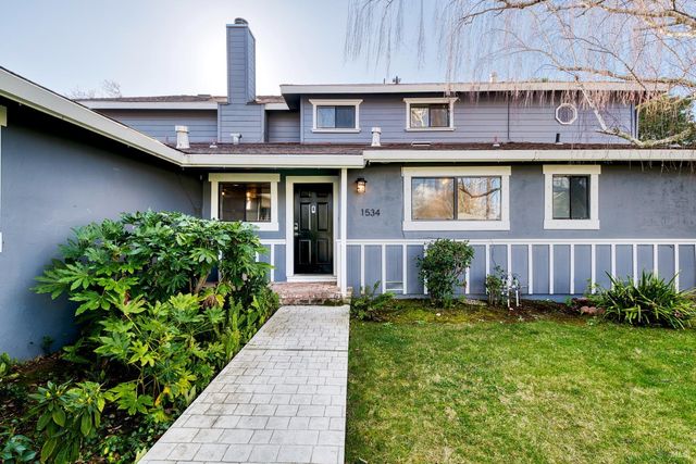 1534 Buchanan St, Novato, CA 94947