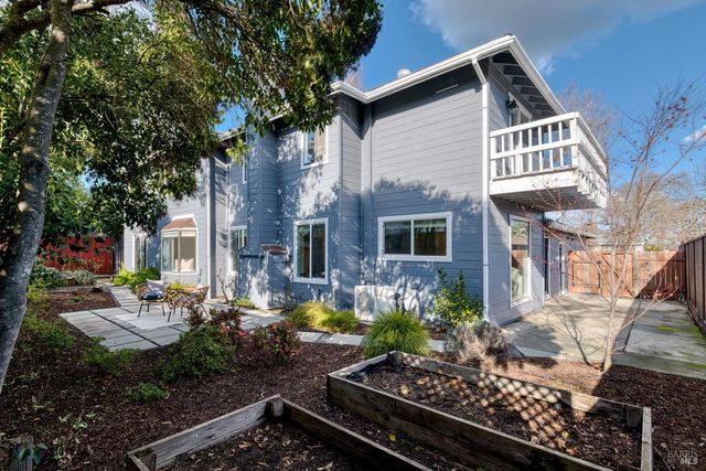 1534 Buchanan St, Novato, CA 94947