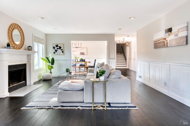 1534 Buchanan St, Novato, CA 94947