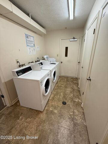 310 El Conquistador Pl 310, Louisville, KY 40220