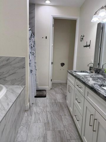 9302 N MARGARET AVENUE, Tampa, FL 33612